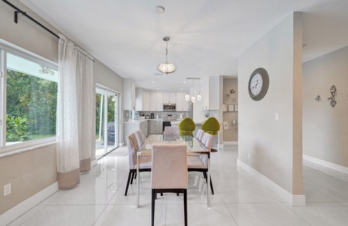 Ives Estates House | North Miami Home with Pool & Inviting Screened Patio