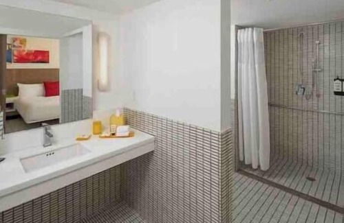 South Beach Resort | Miami Royal Palm, South Beach, Hot Tub, Pool, Beach