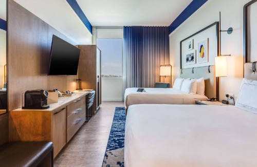 Ojus Hotel | Discover Miami's Hidden Gem with Rooftop Pool & Pet Access