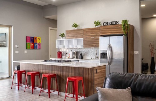 Chamberino House | Stylish Miami Pool House with Spa & Family-Friendly Amenities