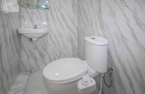 Jakarta Utara House | Budget-Friendly Miana Ancol Residence Mitra RedDoorz Stay