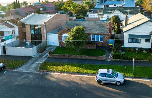 Geelong House | GATSBY: Family-Friendly Stay Near Geelong CBD & Waterfront
