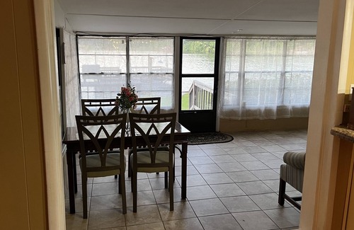 Andalusia Cabin | Micah’s Cabin, on beautiful Gantt Lake!