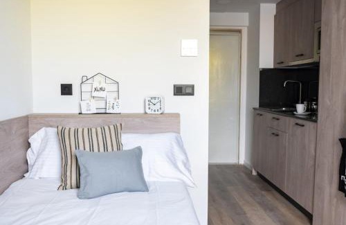San Vicente del Raspeig Other | Relax at Micampus Alicante: Oceanfront Pool & Accessibility
