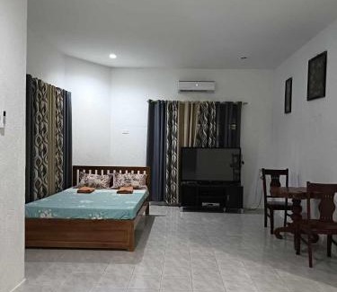 Moalboal House | Family-Friendly Stay at Michael's Apartment 2