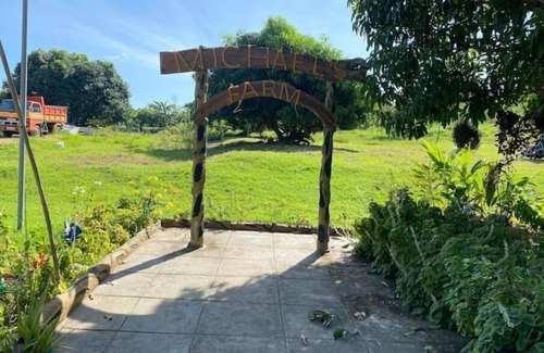 Cabuyao House | Cozy Michael's Homestay Studio Near Beach & Falls
