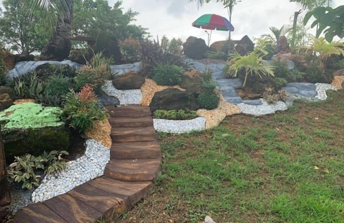 Cabuyao House | Cozy Michael's Homestay Studio Near Beach & Falls