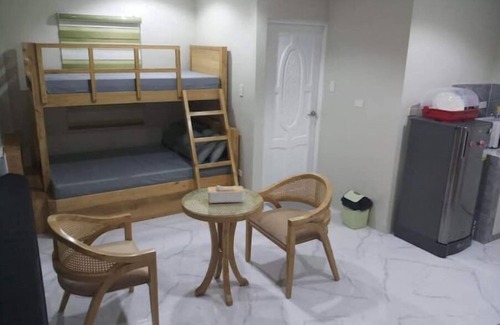 Cabuyao House | Michael's Homestay: Deluxe Suite with Breakfast Included