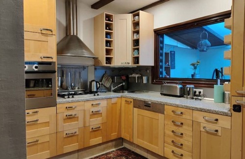 Favoriten Apartment | Discover Michael's Nest: Family-Friendly Stay in Vienna