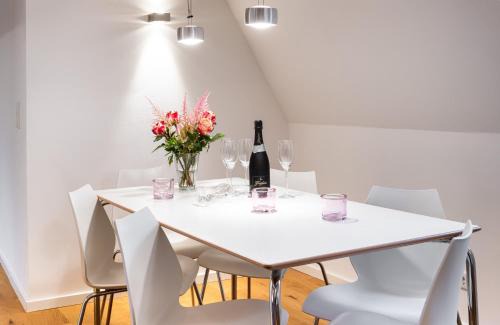 Altstadt Apartment | Oceanfront Michaelis Suite at Schrangen-Suites, Rated 9.6!