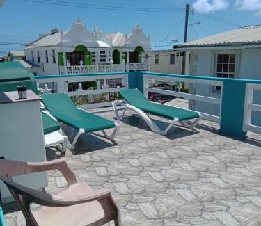 Charnocks Apartment | Michand Guest Apartment - Child-Friendly Getaway Near Airport