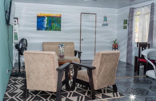 Tortuguero Apartment | Ideal Getaway at Micheck Beach House - Pet & Child Friendly