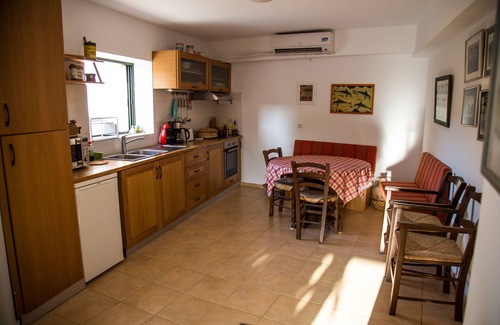 Faneromeni Apartment | Cozy Apartment in Traditional Village with Pool & Breakfast