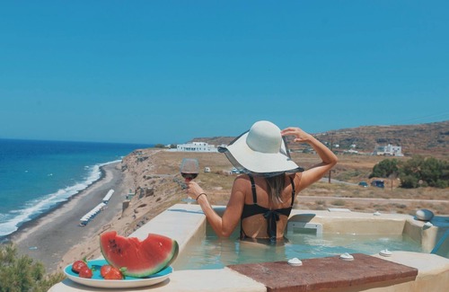 Kamari Villa | Oceanfront Michelangelo Beach Villa - Guest Rated 9.8
