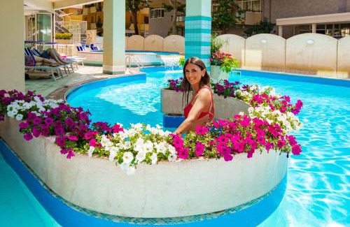 Valverde Hotel | Elegant Michelangelo Cesenatico: Pool, Ocean View & Hot Tub