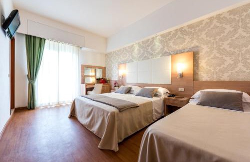 Valverde Hotel | Elegant Michelangelo Cesenatico: Pool, Ocean View & Hot Tub
