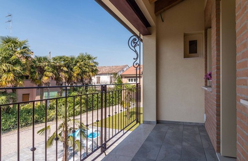 Cimadolmo House | Michelangelo: Bright Apartment with Breakfast & Family Amenities
