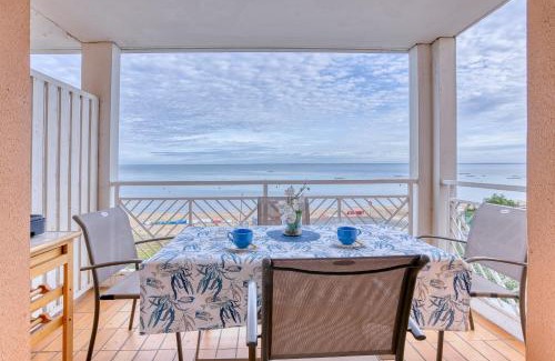 Arcachon Apartment | Oceanfront Retreat at Michelet - Rated 8.9/10 by Guests