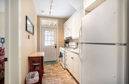 South Haven Apartment | Guest Rated 10/10: Michiana Apartment #1 Beach Retreat