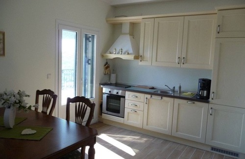 Apolpaina Apartment | Elegant Micro Lemoni with Sea View, Pool & City Terraces