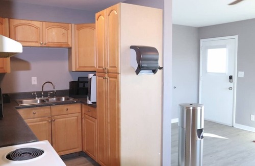 Nashville House | Comfortable Micro Motel with Breakfast & Family Amenities