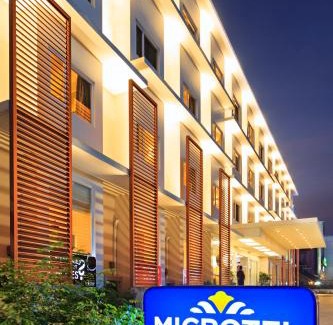 Ugong Norte Hotel | Enjoy Comfort at Microtel by Wyndham Acropolis