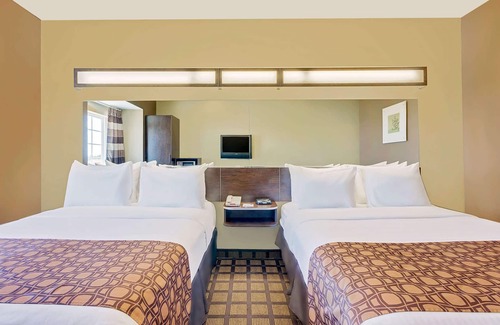 Perry Hotel | Comfortable Stay at Microtel by Wyndham Perry Near Fairgrounds