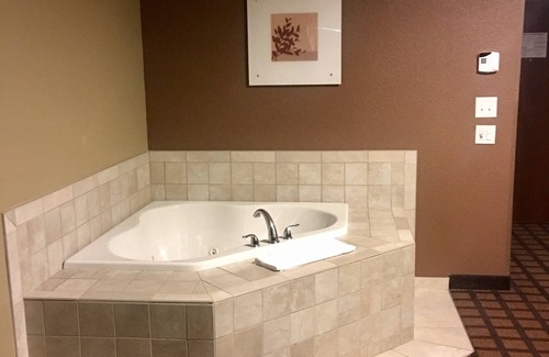 Minot Hotel | Discover Comfort at Microtel Inn and Suites Minot