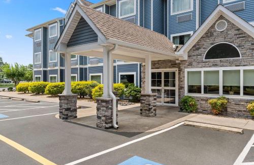 Salisbury Hotel | Eco-Friendly Microtel Inn and Suites in Salisbury