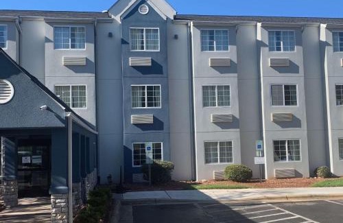 Toddville Road Hotel | Convenient Microtel Inn by Wyndham Near Charlotte Airport