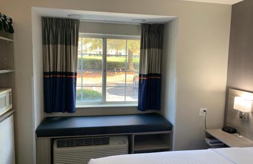 Toddville Road Hotel | Convenient Microtel Inn by Wyndham Near Charlotte Airport