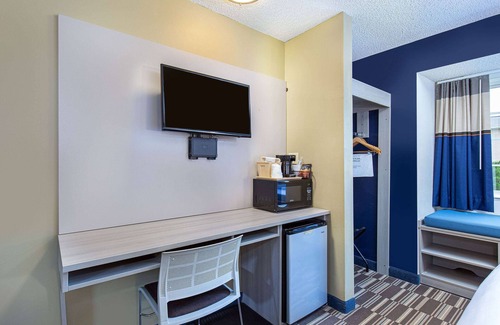 Dry Ridge Hotel | Modern Comfort at Microtel Inn by Wyndham Dry Ridge