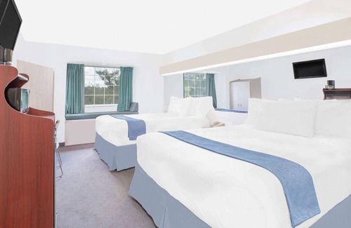 Broken Bow Hotel | Ideal Getaway at Microtel Inn by Wyndham Broken Bow