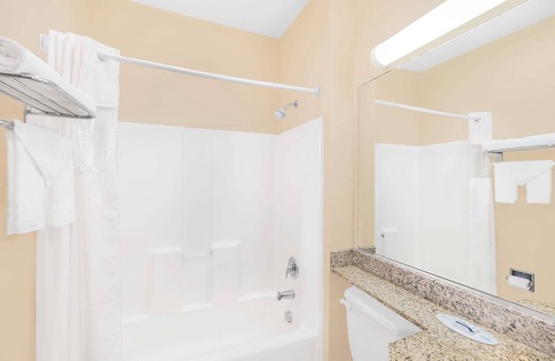 Aransas Pass Hotel | Family-Friendly Microtel Inn & Suites Near Corpus Christi