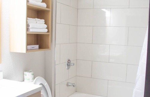 Jacksonville Hotel | Comfortable Microtel Inn & Suites near Camp Lejeune