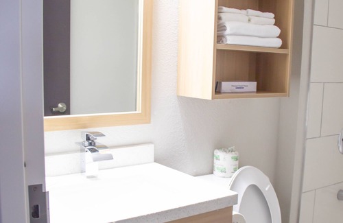 Jacksonville Hotel | Comfortable Microtel Inn & Suites near Camp Lejeune