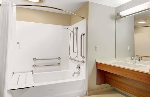 Ridley Park Hotel | Convenient Microtel Inn & Suites Near Philadelphia Airport
