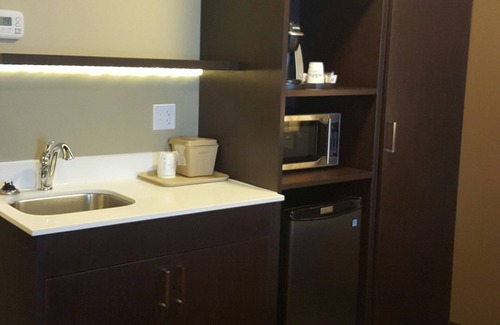 Whitecourt Hotel | Comfortable Microtel Inn & Suites With Spa and Breakfast