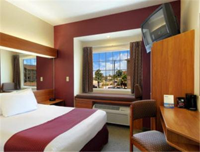 Aransas Pass Hotel | Relax at Microtel Inn & Suites with Pool & Breakfast