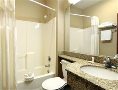 Aransas Pass Hotel | Relax at Microtel Inn & Suites with Pool & Breakfast