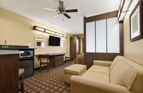Round Rock Hotel | Discover Microtel Inn & Suites with Pool and Spa Amenities