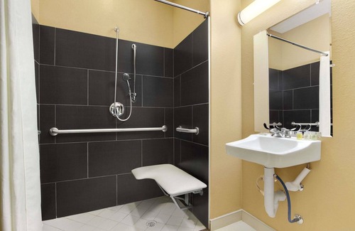 Round Rock Hotel | Discover Microtel Inn & Suites with Pool and Spa Amenities