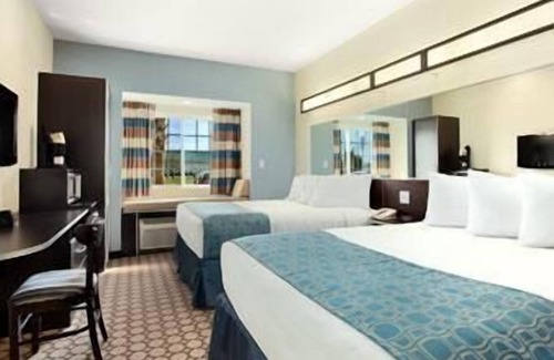 Spring Hill Hotel | Top-Rated Microtel Inn & Suites Near Weeki Wachee Attractions