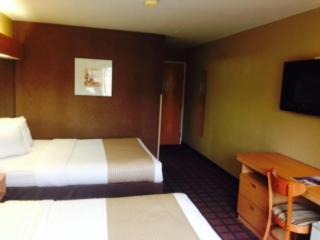 West Chester Hotel | Budget-Friendly Microtel Inn & Suites with Family Amenities