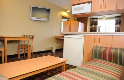 West Chester Hotel | Budget-Friendly Microtel Inn & Suites with Family Amenities