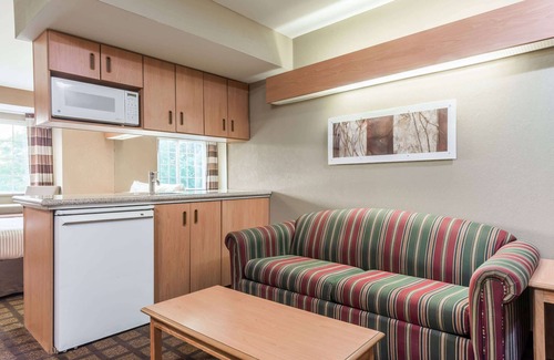 West Chester Hotel | Comfortable Microtel Inn & Suites with Great Amenities