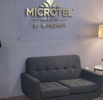 New Castle Hotel | Comfortable Stay at Microtel Inn & Suites in Gardendale