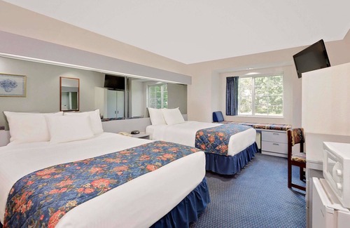 Maugansville Hotel | Comfortable Microtel Inn & Suites with Breakfast Included