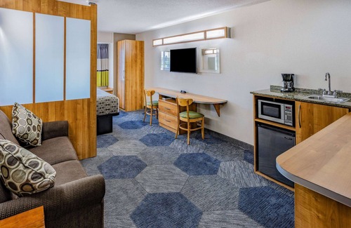 Johnstown Hotel | Modern Microtel Inn & Suites with Great Amenities Await!