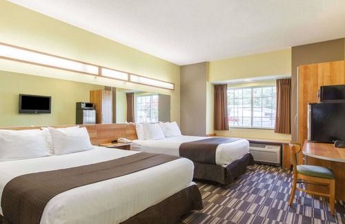 Johnstown Hotel | Modern Microtel Inn & Suites with Great Amenities Await!